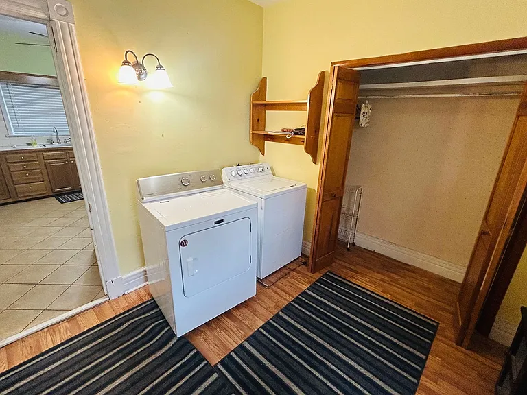 219 W Main St — Photo 22