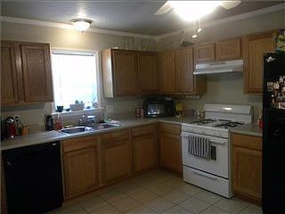 5th image of 637 W Wood St