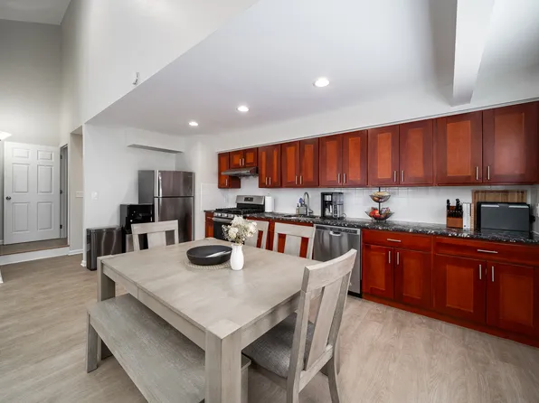 213 Roosevelt Street image 6 of 24