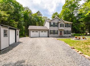 15 Lakeside Ln, Albrightsville, PA 18210