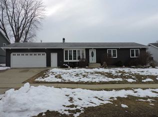 117 Anton Dr, La Porte City, IA 50651