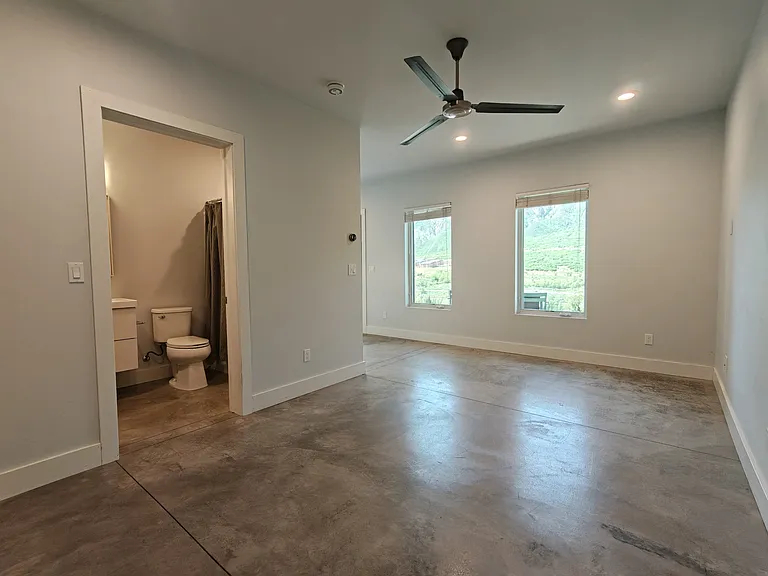 600 Greenway Dr — Photo 11