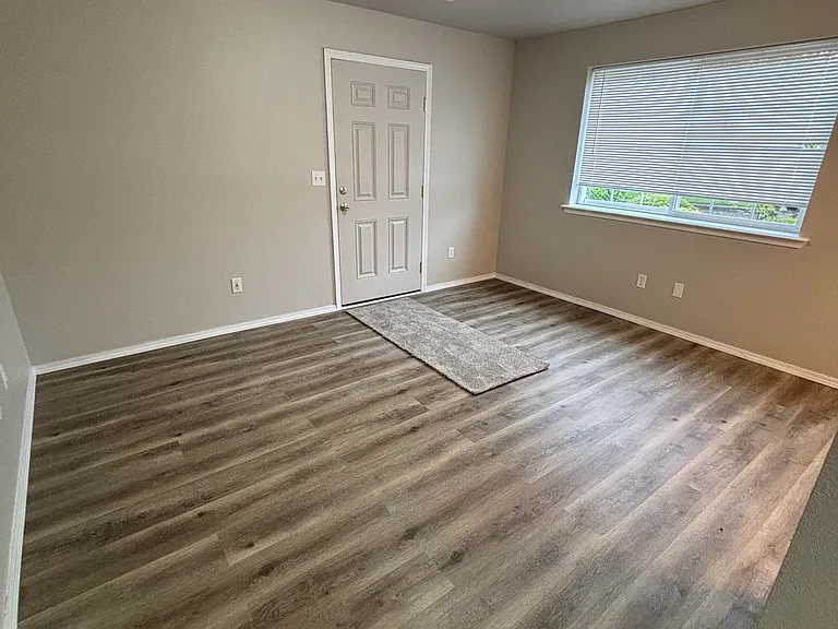 130 Bayberry Dr #B — Photo 8