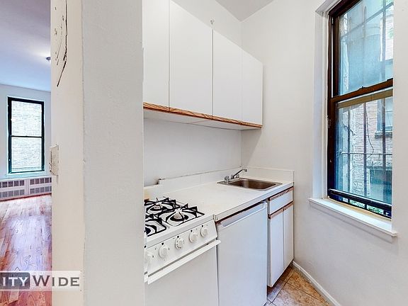 5th image of 41 Bedford St #D