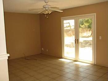 4th image of 10255 Lincoln Ave