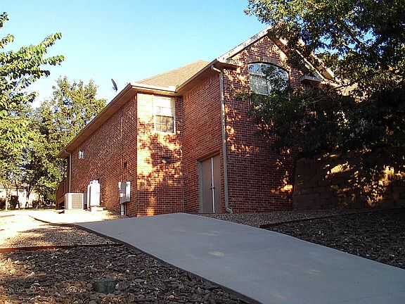 3rd image of 33 Sable Dr