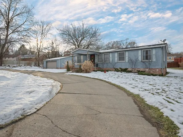 2746 Noblestown Rd, Pittsburgh, PA 15205