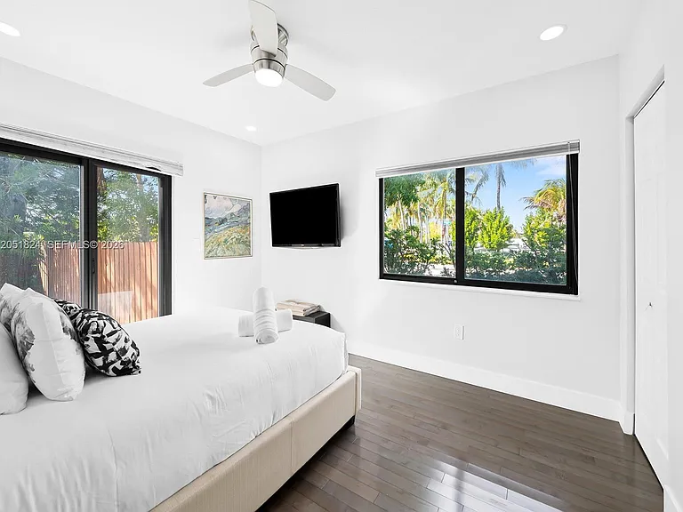 2301 E Las Olas Blvd — Photo 31