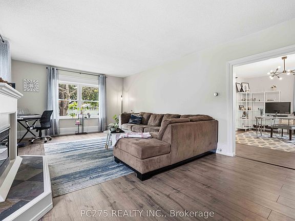 5th image of 112 Essex St