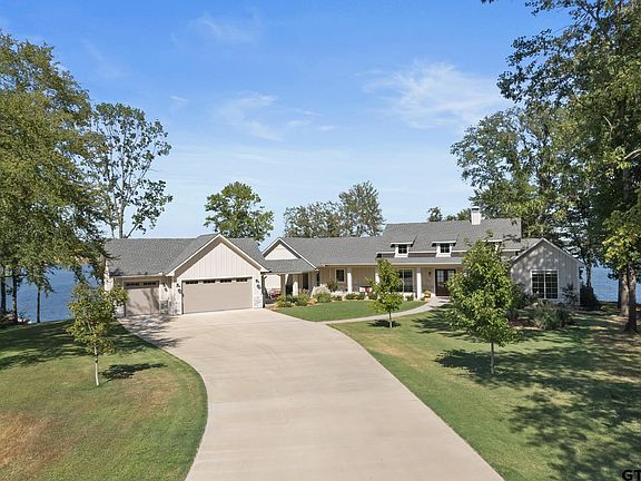 4th image of 523 Private Road 2939