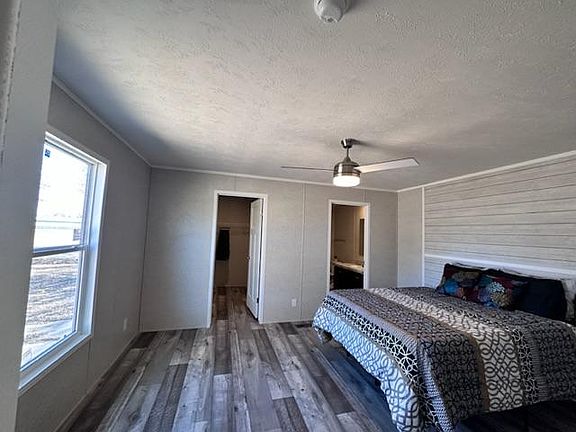 3rd image of 210 12th St
