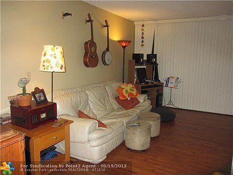 3rd image of 9430 Live Oak Pl APT 102