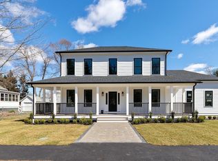 6 Myrtle Ave, Wakefield, MA 01880