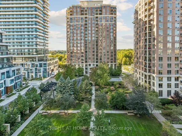 1103 Leslie St #805, Toronto, ON M3C 4G8