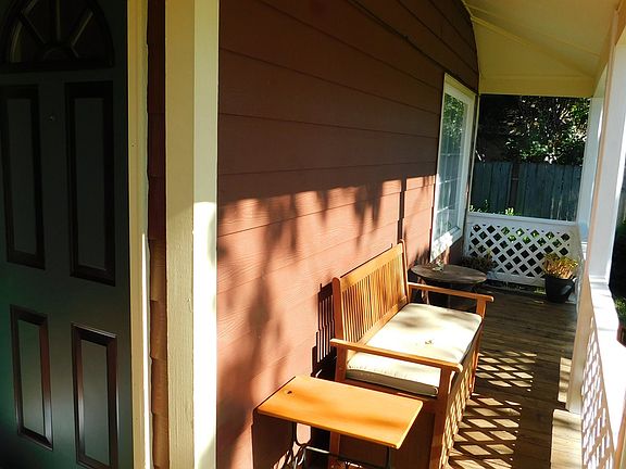 3rd image of 2807 NE 93rd Ave
