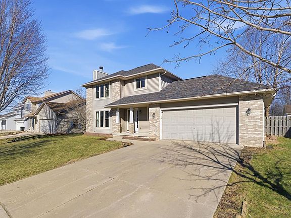 3rd image of 329 North Heatherstone Drive