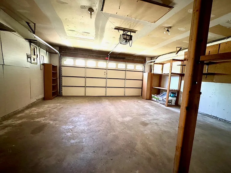 1032 Cornwall Dr — Photo 28