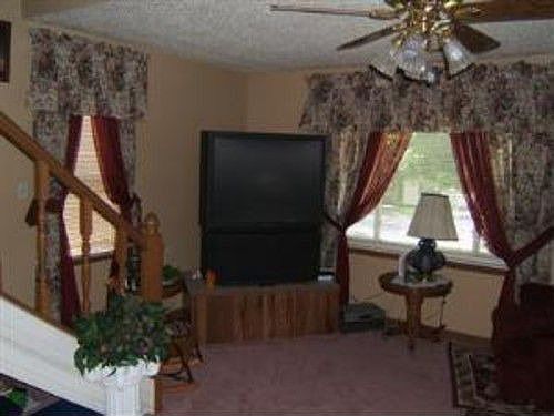 3rd image of 478 Mary Ln