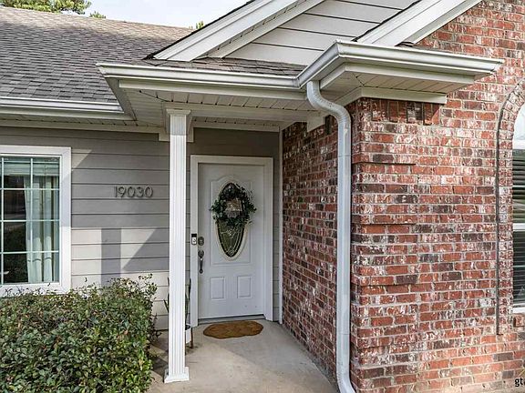 4th image of 19030 Pinedale Cir