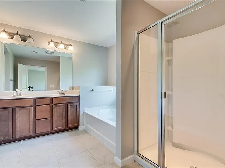 2125 Greencrest Cir — Photo 19