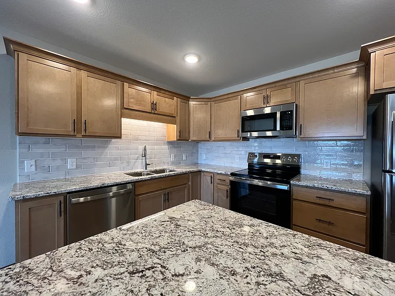 Gateway Place Apartments — Photo 90