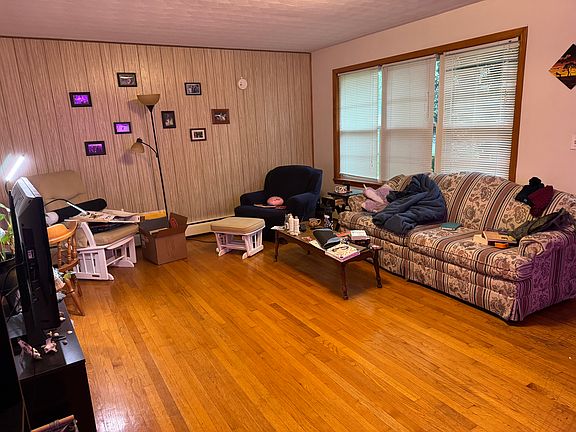 2nd image of 209 Reynolds St APT 1
