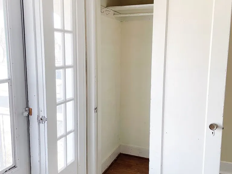 111 W 23rd Ave — Photo 3