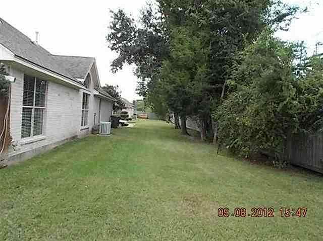 1st image of 453 Harbor Oaks Dr