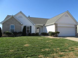 927 Saint Nicholas Dr, O Fallon, IL 62269