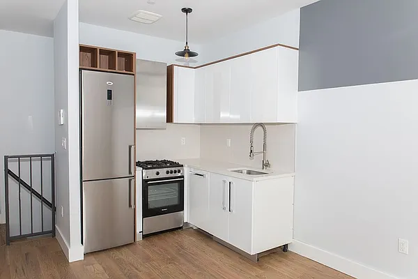 Rented by Cyberapts Management | media 45