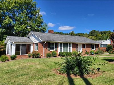 4437 Country Club Rd, Winston Salem, NC, 27104