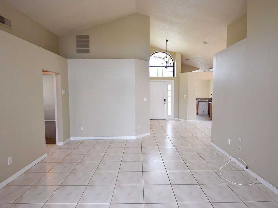 1st image of 242 Lakebreeze Cir #8