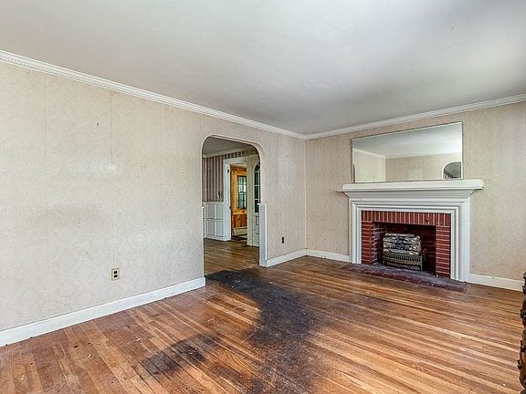 5th image of 33 Morey Rd