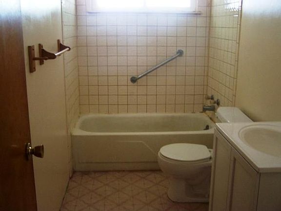 4th image of 4901 Ziegler St