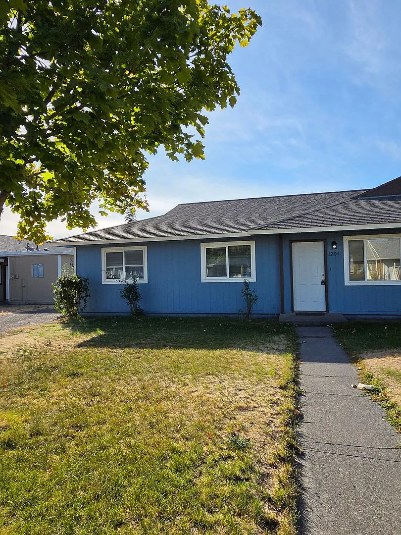 1204 Doolittle — Photo 1