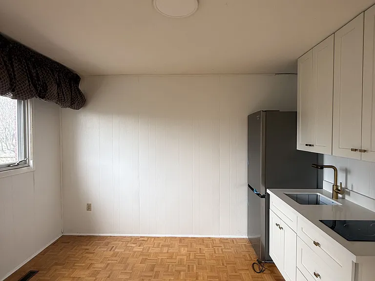 214 Fairglen Ave #REAR — Photo 11