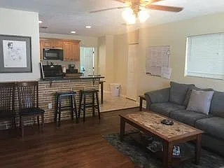 3 bed, 2.0 bath, 1109 sqft, $3,200 — Photo 3
