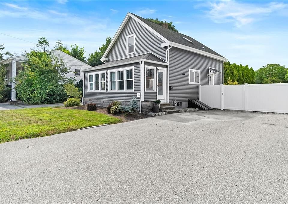1st image of 75 Borden Ave