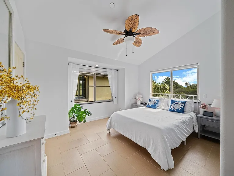 51 W Waipio Rd — Photo 28