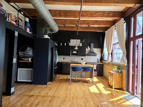 215 W Maple STREET #307, Milwaukee, WI 53204