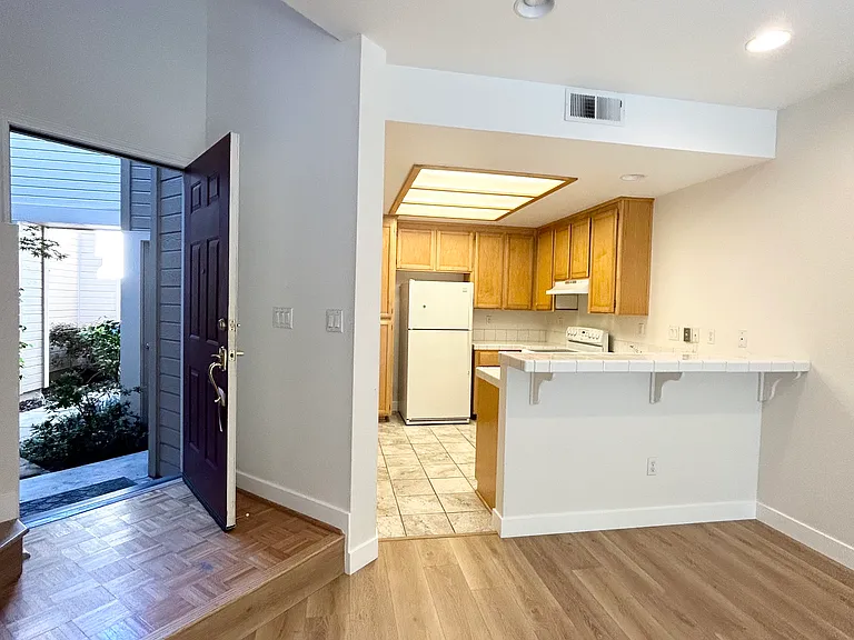 2527 Baywood Way — Photo 5