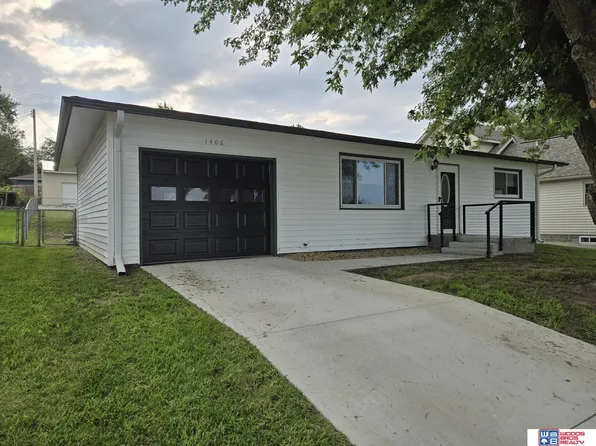 1406 N 8th St, Beatrice, NE 68310