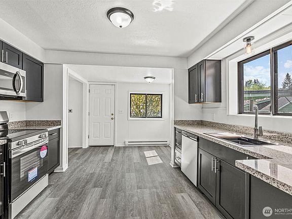 4th image of 1010 N 2nd Street