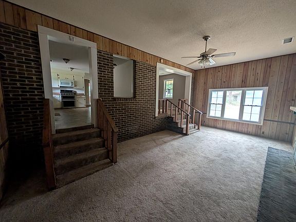 4th image of 33 Elliott Ct