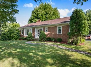 1320 Willowbrook Rd, New Castle, PA 16101