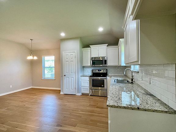 4th image of 1109 Southridge Ln