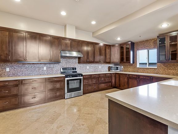 4th image of 13149 Valleyheart Dr