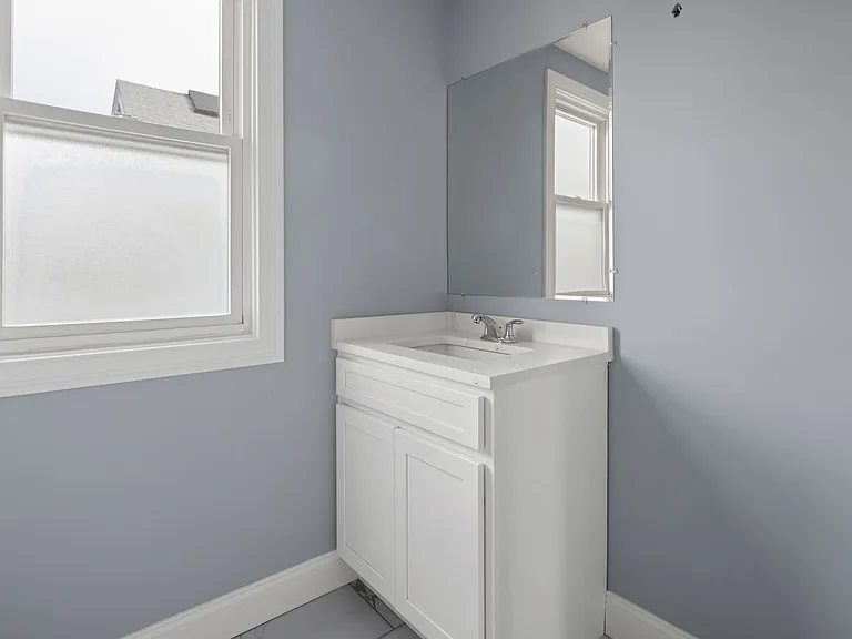 90 Nicoll St. — Photo 12