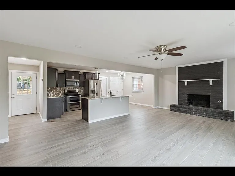 8500 Candlewood Dr — Photo 3
