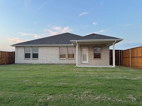 2nd image of 812 Birdie Dr